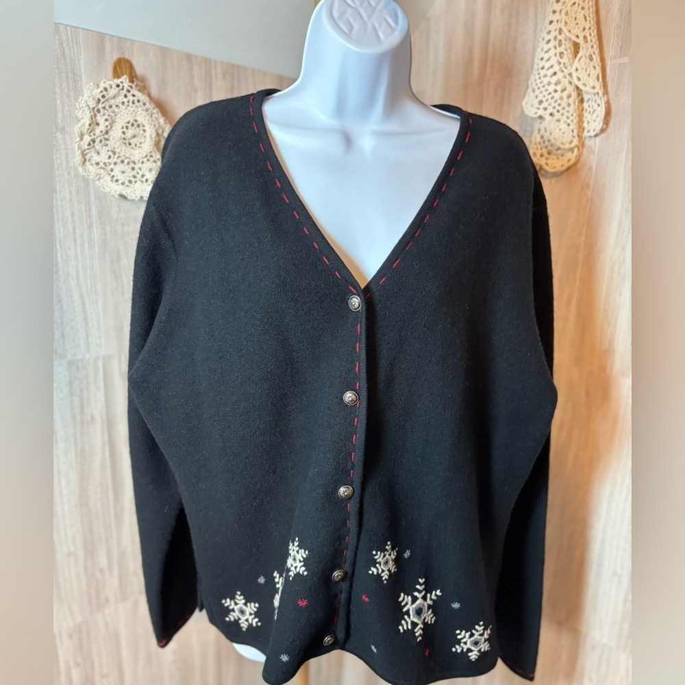 Woolrich Vintage Black Wool Cardigan with Embroidered Snowflake Accents